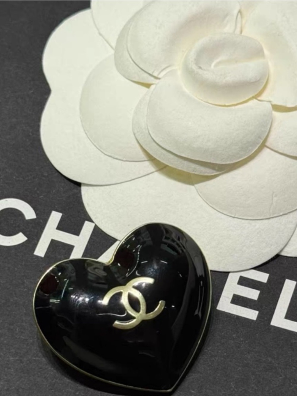 Chanel beauty gift charm